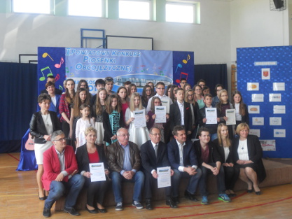 Sukces naszych uczennic w I Powiatowym Konkursie Piosenki Obcojęzycznej w Samogoszczy