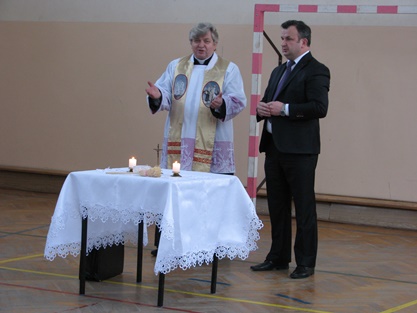 Wizyta duszpasterska w naszej szkole ks. kanonika Jana Spólnego