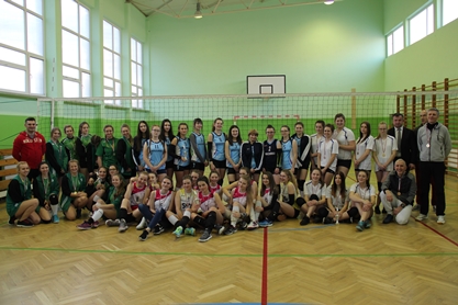 Turniej siatkówki dziewcząt o Puchar Dyrektora ZS-P w Gończycach