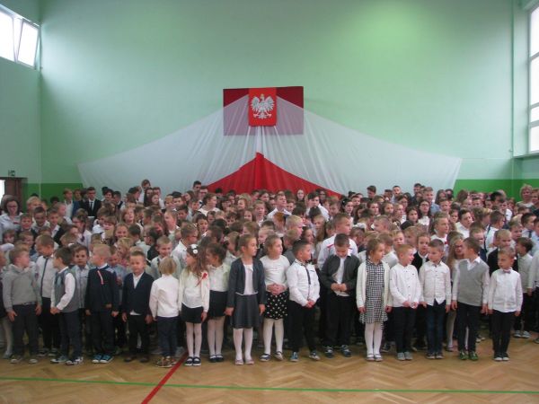 Szkolne obchody 100-lecia odzyskania Niepodległości przez Polskę