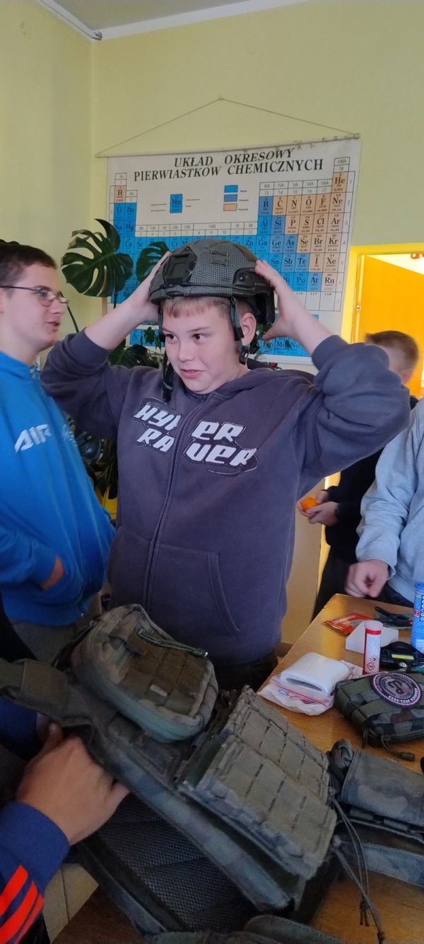 „Edukacja z wojskiem”