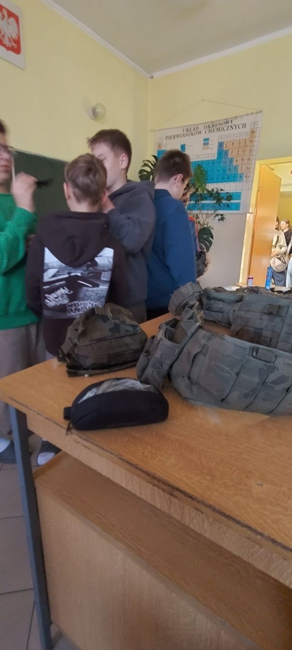 „Edukacja z wojskiem”
