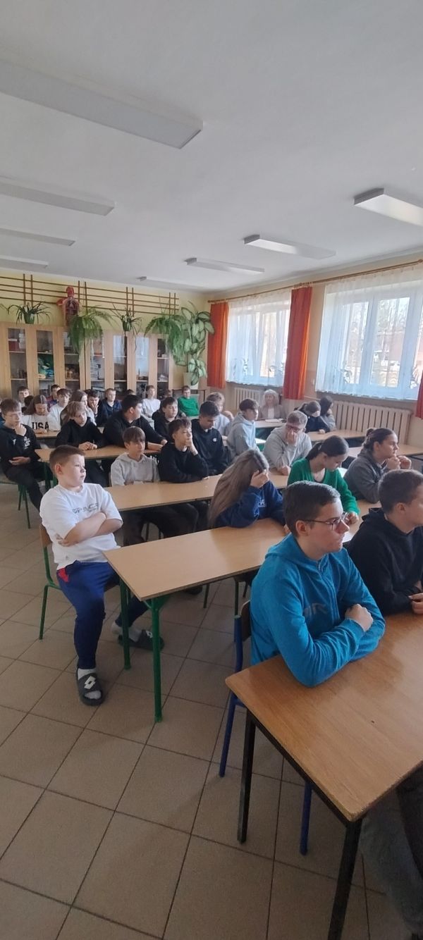 „Edukacja z wojskiem”